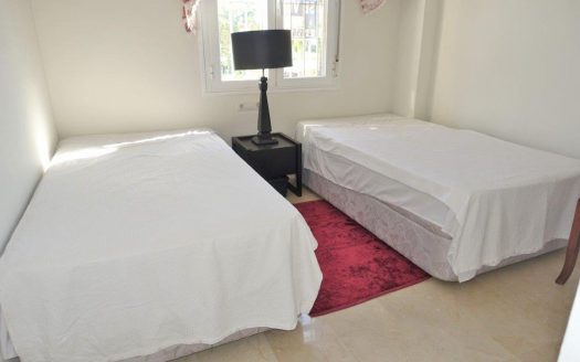 Adosado de 4 dormitorios en Puerto Banus