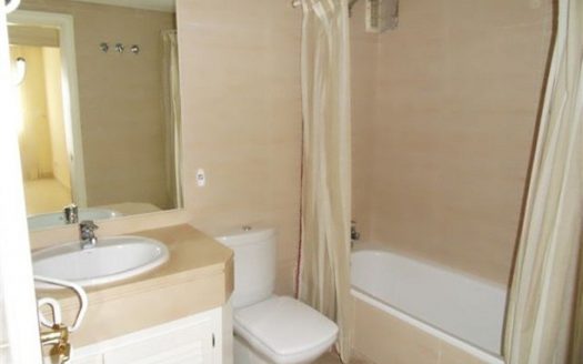 Apartamento de 2 dormitorios en Puerto Banus