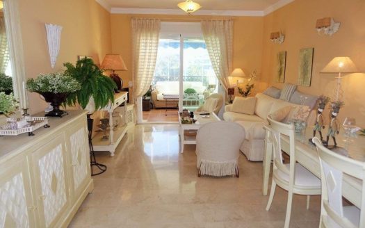 Apartamento de 2 dormitorios en Puerto Banus