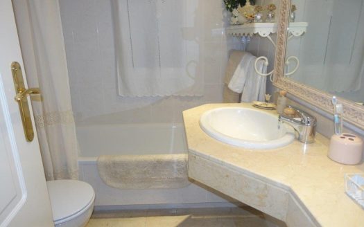 Apartamento de 2 dormitorios en Puerto Banus