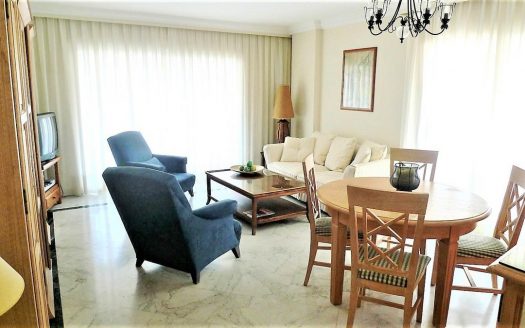 Apartamento de 3 dormitorios en Puerto Banus