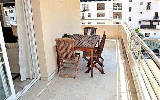 Apartamento de 3 dormitorios en Puerto Banus