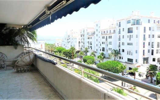 Apartamento de 3 dormitorios en Puerto Banus