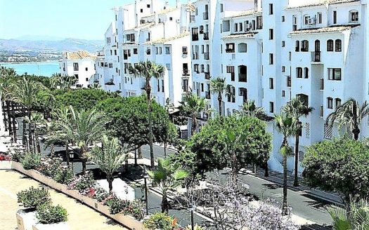 Apartamento de 3 dormitorios en Puerto Banus