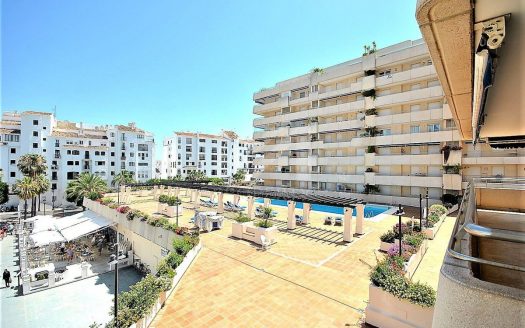 Apartamento de 3 dormitorios en Puerto Banus