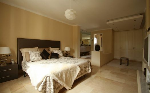 Villa de 4 dormitorios en El Paraiso
