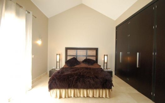 Villa de 5 dormitorios en Milla de Oro