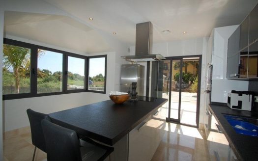 Villa de 5 dormitorios en Milla de Oro