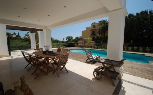 Villa de 5 dormitorios en Milla de Oro