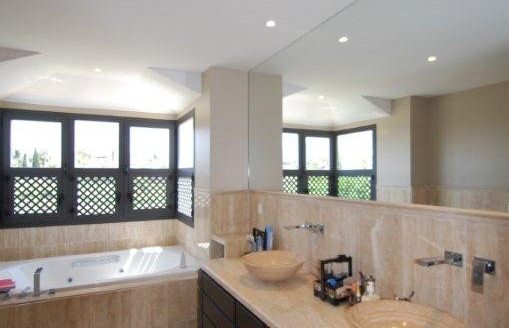 Villa de 5 dormitorios en Milla de Oro