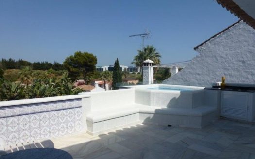 Ático de 3 dormitorios en Nueva Andalucia