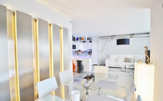 Apartamento de 3 dormitorios en Puerto Banus