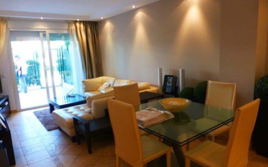 Apartamento de 2 dormitorios en Nueva Andalucia