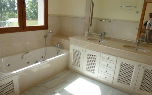 5 bedrooms Villa in El Paraiso
