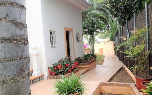 Villa de 4 dormitorios en Nueva Andalucia