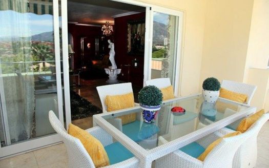 Apartamento de 2 dormitorios en Nueva Andalucia