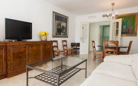 Apartamento de 2 dormitorios en Puerto Banus