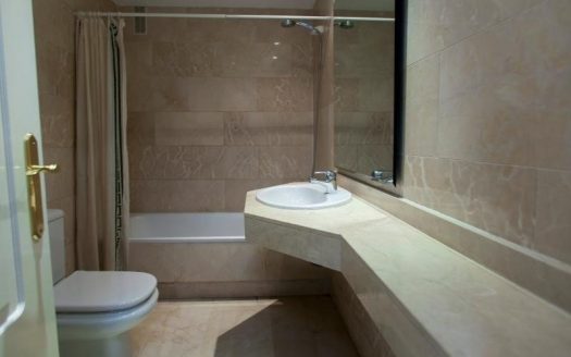 Apartamento de 2 dormitorios en Puerto Banus