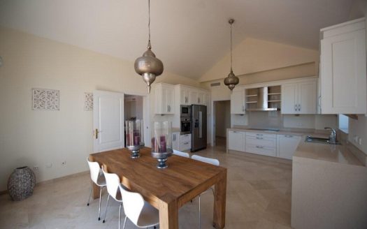 Villa de 3 dormitorios en Benahavis