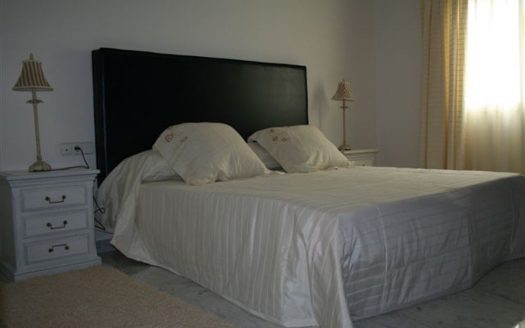 Apartamento de 3 dormitorios en Puerto Banus