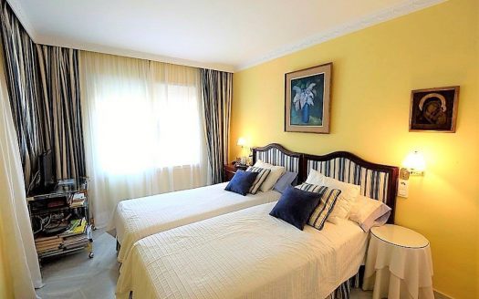 Adosado de 4 dormitorios en Puerto Banus