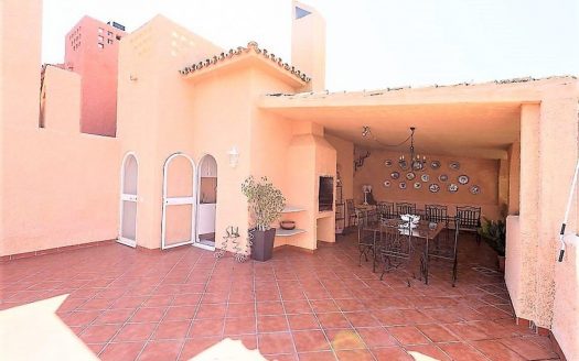 Adosado de 4 dormitorios en Puerto Banus