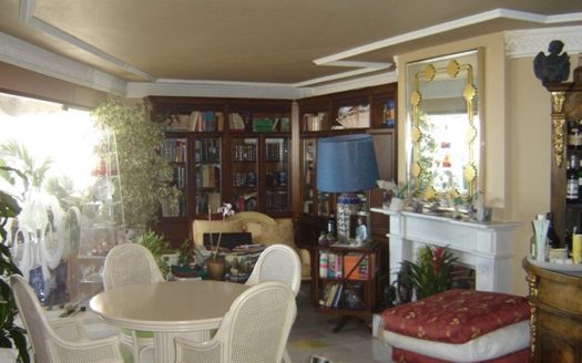 Apartamento de 5 dormitorios en Puerto Banus