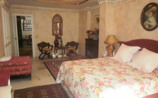 Apartamento de 5 dormitorios en Puerto Banus
