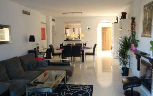 2 bedrooms Penthouse in Benahavis