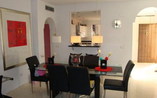 2 bedrooms Penthouse in Benahavis