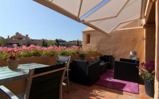 2 bedrooms Penthouse in Benahavis