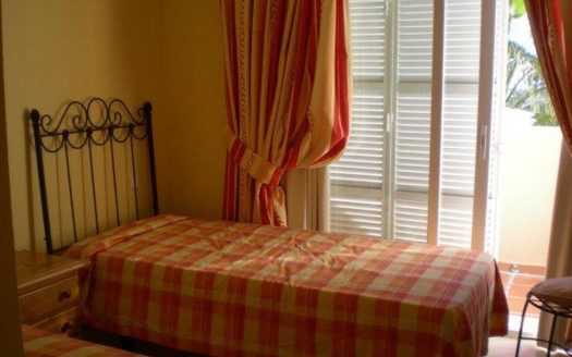 Adosado de 3 dormitorios en Nueva Andalucia