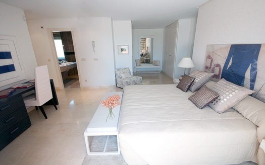 Ático de 2 dormitorios en Nueva Andalucia