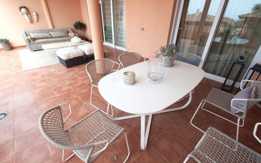 Ático de 2 dormitorios en Nueva Andalucia