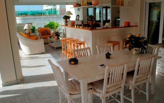 Apartamento de 4 dormitorios en Puerto Banus