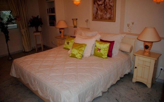 Apartamento de 4 dormitorios en Puerto Banus