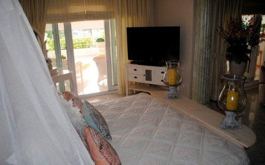 Apartamento de 4 dormitorios en Puerto Banus