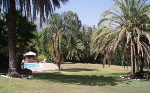 Villa de 8 dormitorios en Milla de Oro