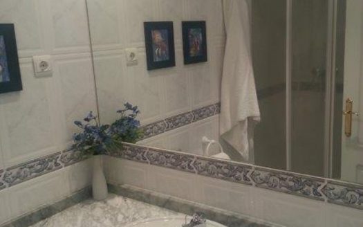 Apartamento de 2 dormitorios en Puerto Banus