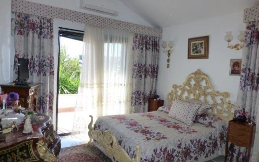 Villa de 5 dormitorios en Milla de Oro