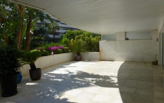 Apartamento de 2 dormitorios en Puerto Banus