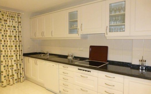 Ático de 3 dormitorios en Puerto Banus