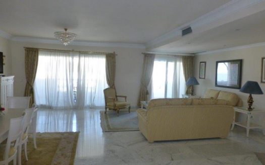 Ático de 3 dormitorios en Puerto Banus