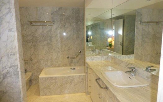 Ático de 3 dormitorios en Puerto Banus