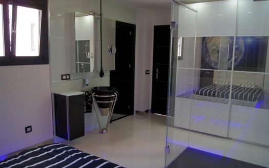 Apartamento de 2 dormitorios en Puerto Banus