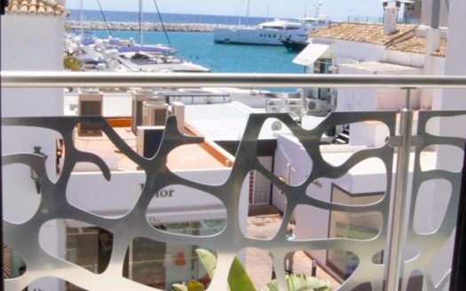 Apartamento de 2 dormitorios en Puerto Banus