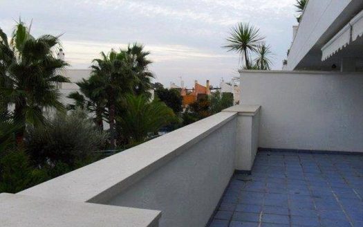 Apartamento de 2 dormitorios en Nueva Andalucia