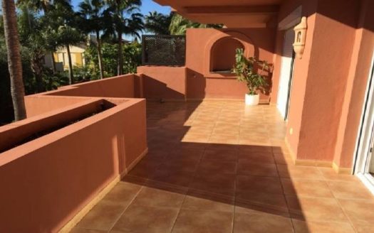 Apartamento de 3 dormitorios en Puerto Banus