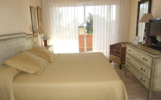 Apartamento de 3 dormitorios en Puerto Banus