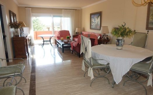 Apartamento de 3 dormitorios en Puerto Banus